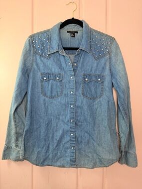 Forever21 Studded Light Wash Denim Western snap Button-Up Shirt Sz medium